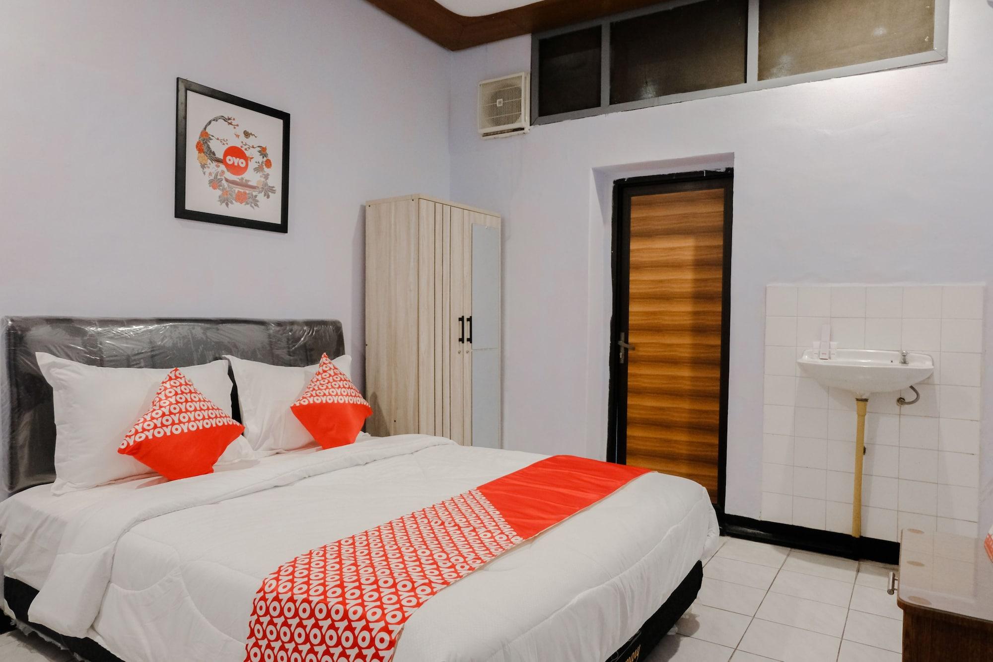 Hotel Palem 1 Syariah Redpartner Malang Kültér fotó